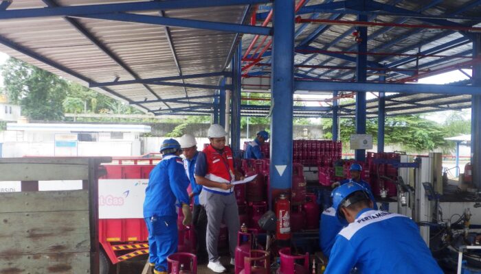 Pertamina Patra Niaga Regional Papua Maluku Inspeksi di SPPBE Ambon tuk Pastikan Isi Gas LPG Sesuai Takaran