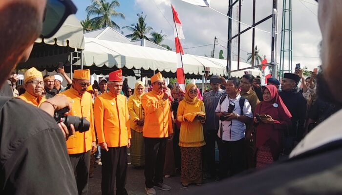 Ini Prosesi Penyambutan Adat Wali Kota dan Wakil Tual saat Tiba di Ohoi Dullah