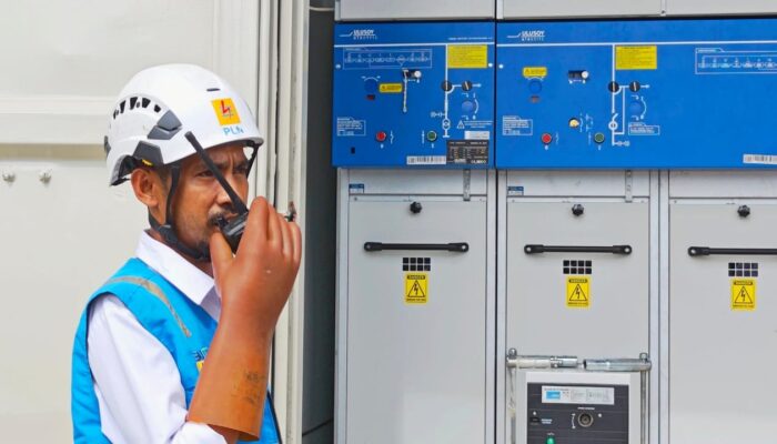 PLN Dukung Green Port dan Kemajuan Daerah, Energize 2.180 kVA untuk Quay Container Crane Pelindo di Ambon