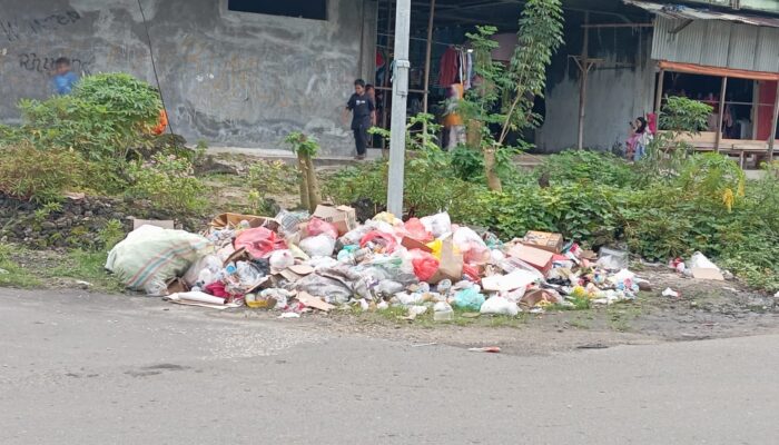 Pasar Langgur Maluku Tenggara Masih Dikepung Sampah, Bau Busuk Bikin Warga Tak Nyaman