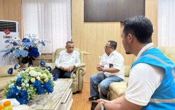 Dukung Pemerataan Energi, PLN UP3 Ambon Jalin Kolaborasi Strategis dengan Pemerintah Kabupaten Buru
