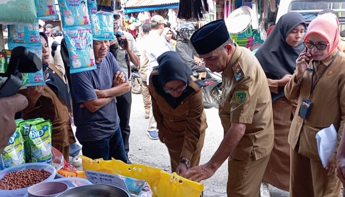 Pastikan Stok Aman, Pemkot Tual dan TPID Sidak Pasar Pantau Penggunaan Klik SPHP