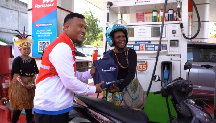 Rayakan Kemerdekaan di SPBU, Pertamina Patra Niaga Sapa Pelanggan Papua Maluku dengan Promo Spesial