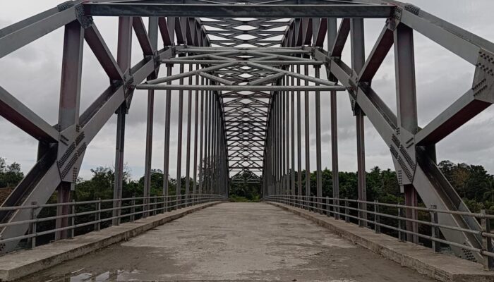 Pembangunan Jembatan Lengkung Dian–Tettoat Belum Rampung, Warga Kecewa Proyek Molor