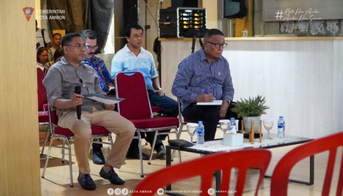 Pemkot Ambon Tertibkan Kawasan Pantai Mardika Lewat Pemanfaatan Lahan Eks Pasar Apung Jadi Area Parkir