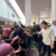 Disambut Hangat Warga, Wapres Gibran Tinjau Pasar Langgur dan Serap Aspirasi Pedagang