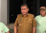 Bodewin Murka Lihat Sampah Terjun ke Teluk Ambon dari JMP