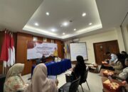 Anna Latuconsina Serap Aspirasi Mahasiswa UT Ambon soal Ekonomi Kerakyatan