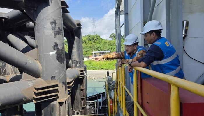 EVP ODM PLN Tinjau PLTMG Ambon Peaker dan BMPP Nusantara 1 untuk Amankan Pasokan Listrik Nataru