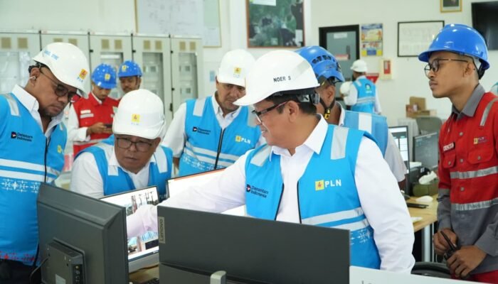 GM PLN UIW MMU Tinjau Posko Siaga Kelistrikan Jelang Natal 2025, Tekankan K3 dan Kesehatan Personel