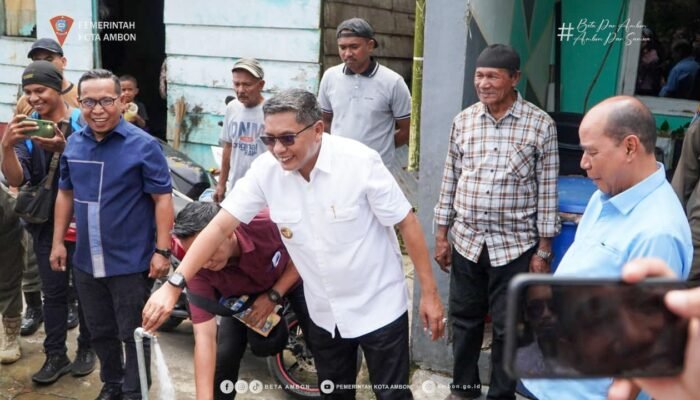 Pemkot Ambon Resmikan Jaringan Air Bersih di Amaci, Layani 200 KK