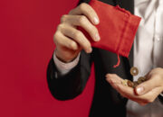 Harga Emas Antam Hari Ini Rp2.652.000 per Gram, Bertahan di Level Tertinggi