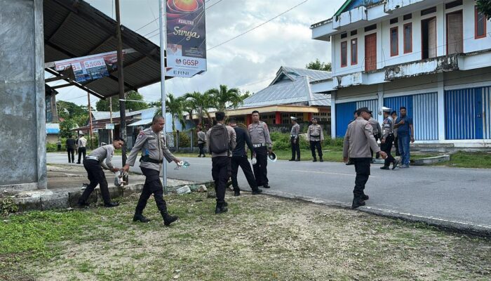 Sesuai Instruksi Presiden, Polres Kota Tual Lakukan Pembersihan di Desa Fiditan