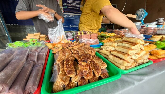 Hari Kedua Ramadan, Pemburu Takjil Padati Kawasan Batu Merah Ambon