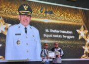 Bupati Maluku Tenggara Raih Penghargaan Golden Leader Berkat Fokus pada Pariwisata, Budaya, dan UMKM