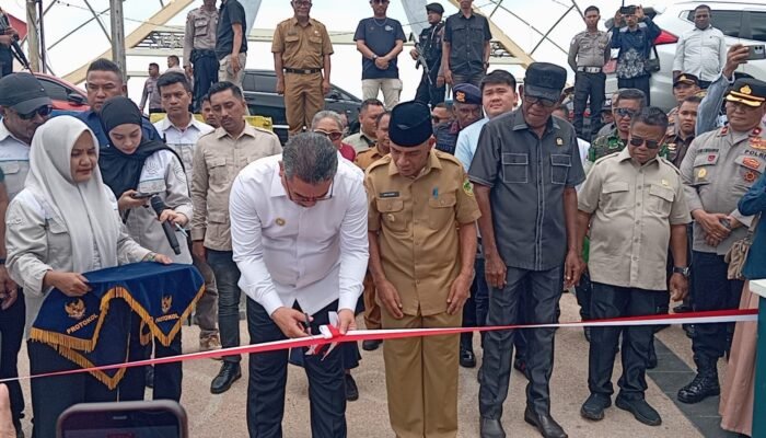 Resmikan Jalan Titian Wearhir, Amir Rumra Harap Tingkatkan Kualitas Hunian Warga Pesisir Tual