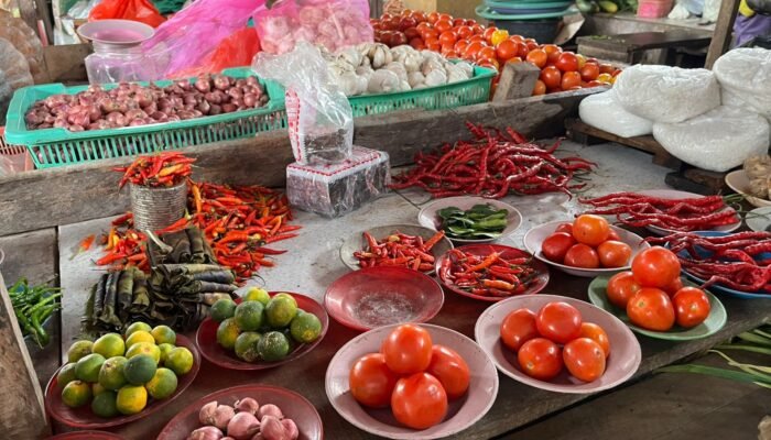 Harga Tomat Naik di Ambon selama Ramadan, Cabai Merah Keriting dan Kentang Turun