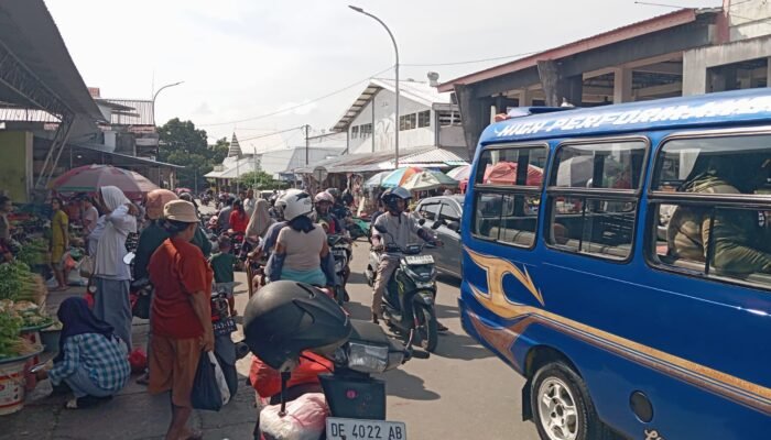 H+4 Lebaran, Aktivitas Jual Beli di Pasar Langgur Mulai Kembali Normal