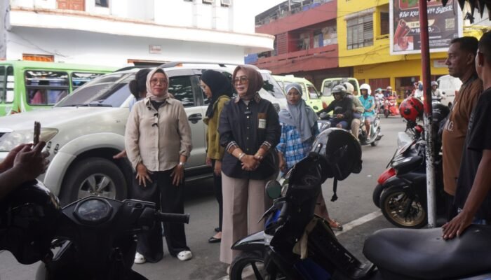 Program “Jumat Berbagi” di Ambon Salurkan Bantuan Sembako kepada Pengemudi Ojek