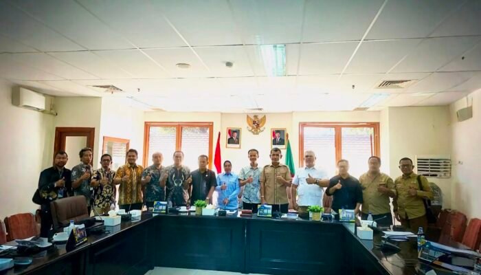 Antrean BBM di Ambon Dipicu Panic Buying, DPRD dan Pertamina Pastikan Stok Aman