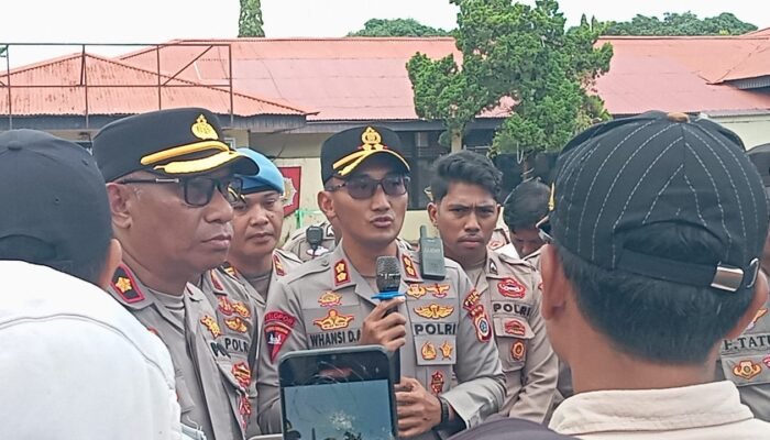 Aksi Protes Pemindahan Sidang Eks Brimob di Polres Tual Memanas, Massa Teriaki Kapolres “Pembohong”