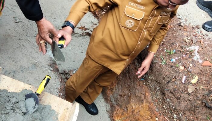Wali Kota Ambon Hadiri Peletakan Batu Penjuru Pastori GPM Nazaret Amantelu
