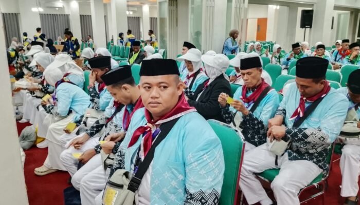 Hari ini Jamaah Haji Kota Tual Diberangkatkan ke Embarkasi Makassar