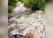 Ruas Jalan Yamtimur-Holat di Maluku Tenggara Rusak Parah, Cristo Beruat Minta Pemprov Segera Perbaiki
