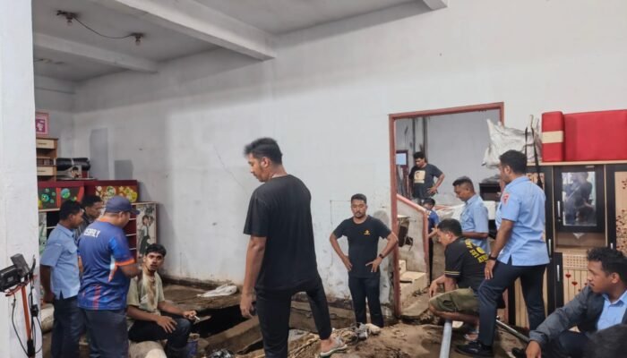 Pipa Bocor Diduga Akibat Proyek Mie Gacoan, Toko Mebel di Ambon Terendam Banjir Rugi Ratusan Juta