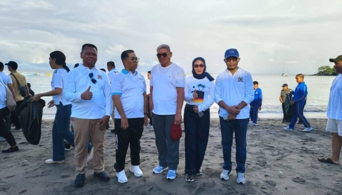 Dari Lombok, Bupati Maluku Tenggara Ikut Gerakan Bersih Pantai