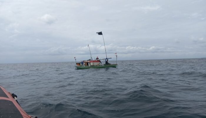 Kapal Rusak di Perairan Aru, Lima Nelayan Berhasil Dievakuasi Tim SAR