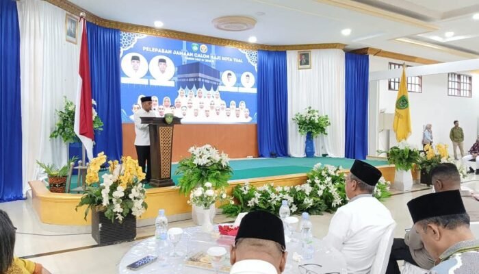 Pemkot Tual Lepas 28 Jemaah Calon Haji 2026, Ingatkan Jaga Kesehatan