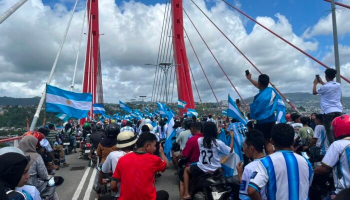 Menang 3-1 Atas Yordania, Pendukung Argentina di Ambon Konvoi Padati Jembatan Merah Putih
