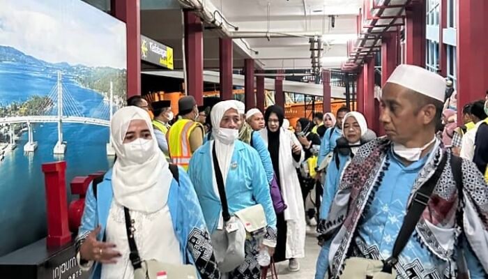 Bandara Pattimura Layani Kepulangan 389 Jemaah Haji Maluku