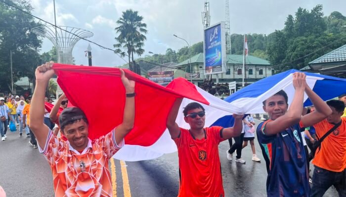 Dari Ambon untuk Oranje, Bendera Raksasa Belanda Meriahkan Color Fun Walk 2026