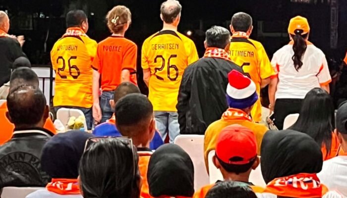 Ambon Menyala Oranye! Ribuan Fans Nonton Bareng Dubes Belanda di Lapangan Merdeka
