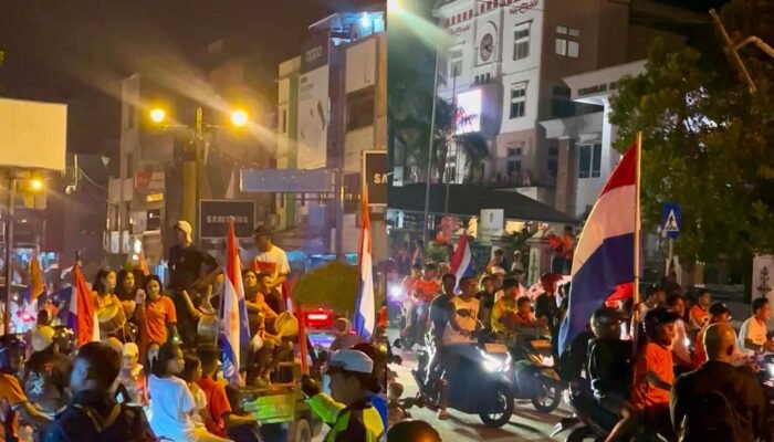 Ribuan Fans Oranye di Ambon Pawai Kemenangan Usai Belanda Cukur Swedia 5-1