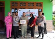 Jelang Hari Bhayangkara ke-80, Kapolres Buru dan Jajaran Sambangi Rumah Purnawirawan