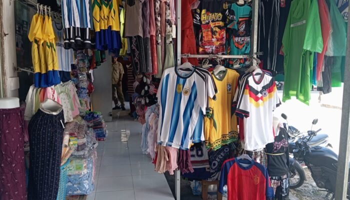 Demam Piala Dunia di Maluku Tenggara, Jersey Argentina dan Brasil Jadi Buruan Utama