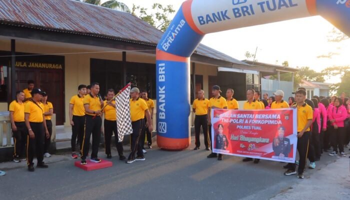 Jelang HUT Bhayangkara Ke-80, Polres Tual Gelar Jalan Santai