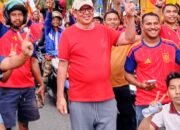 Nobar Piala Dunia 2026 di Langgur Dongkrak Penjualan UMKM, Bupati Malra Borong Dagangan Pedagang