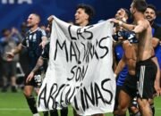 Inggris Desak FIFA Selidiki Argentina Terkait Spanduk Klaim Falkland di Piala Dunia