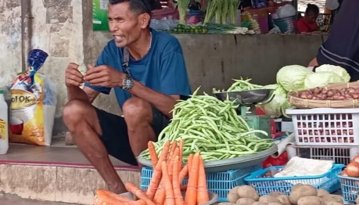 Dampak Libur MBG, Pedagang Sayur Pasar Langgur Maluku Keluhkan Omset Turun