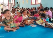 Nyalakan Literasi Desa, Mahasiswa KKN UGM Revitalisasi Perpustakaan Ohoi Elaar Malra