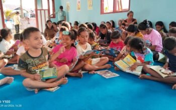 Nyalakan Literasi Desa, Mahasiswa KKN UGM Revitalisasi Perpustakaan Ohoi Elaar Malra