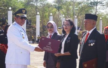 73 PNS Maluku Tenggara Raih Satyalancana, Bupati Tekankan Pengabdian Tak Berhenti pada Penghargaan
