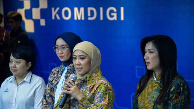 6/8/2026 - Meutya Hafid