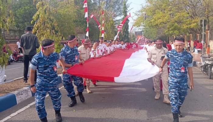 Bendera Merah Putih 81 Meter Membentang, Kirab Kemerdekaan Semarakkan Kota Tual