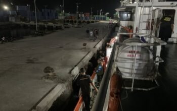 Hadapi El Nino, Pemkot Tual dan Basarnas Ambon Salurkan 4.160 Air Mineral ke Pulau Terdampak Kekeringan