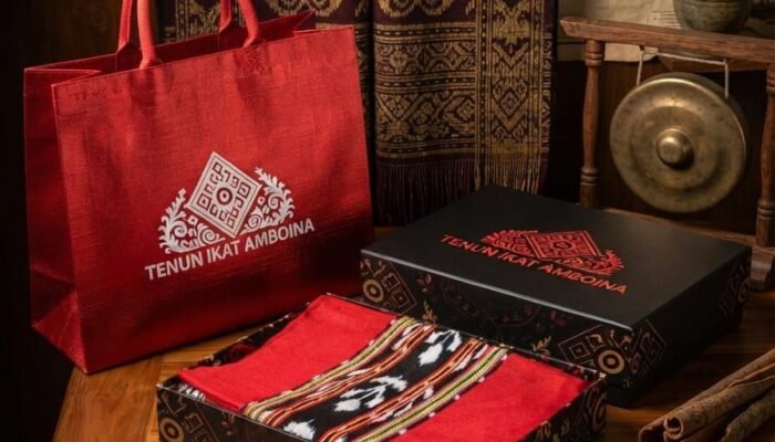 PLN UIW MMU Dorong Tenun Ikat Amboina dari Warisan Budaya Jadi Kekuatan Ekonomi